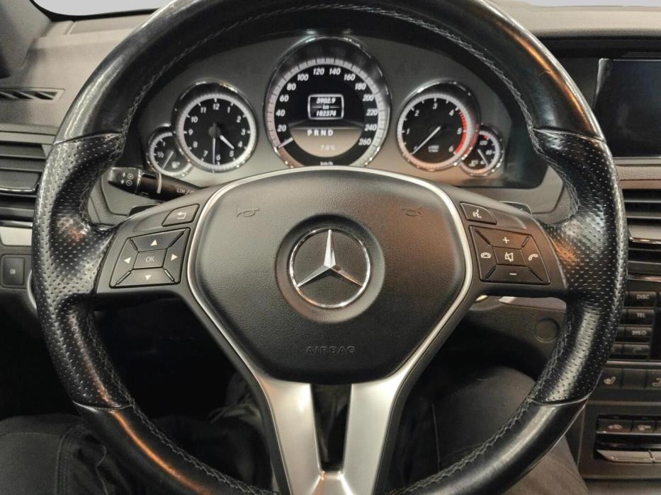 MERCEDES-BENZ E 2011
