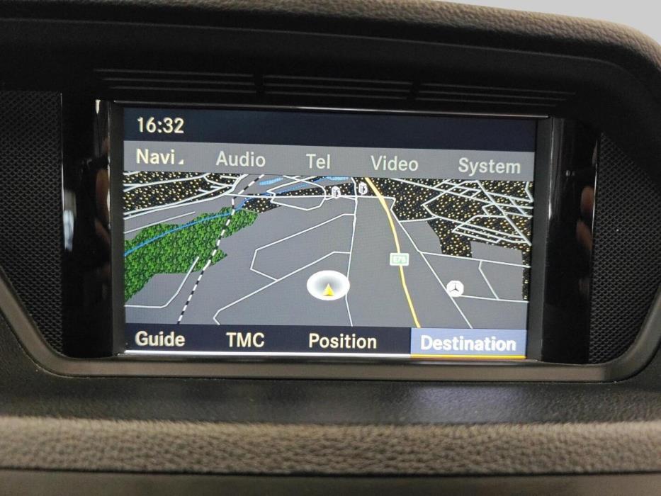 MERCEDES-BENZ E 2011