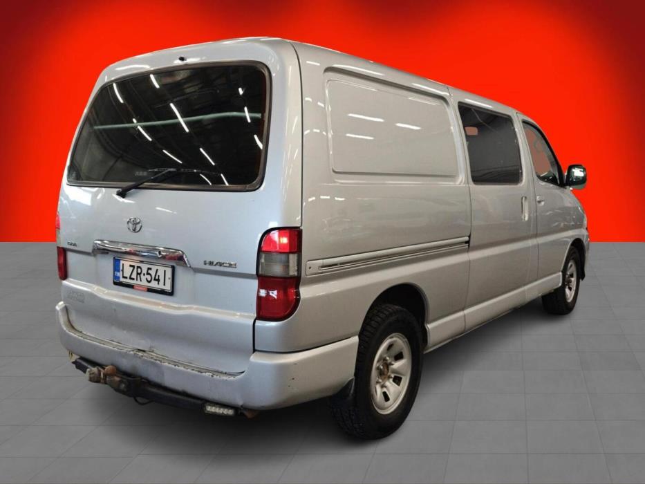 TOYOTA Hiace 2011