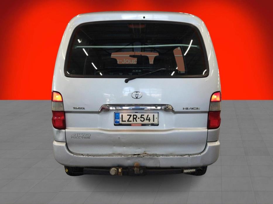 TOYOTA Hiace 2011
