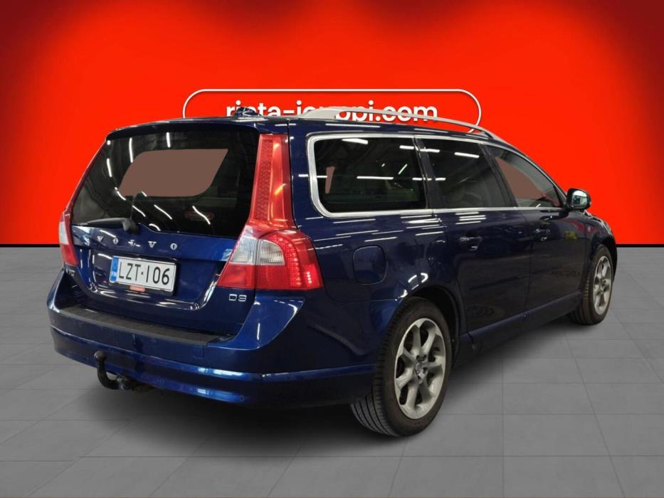 VOLVO V70 2011