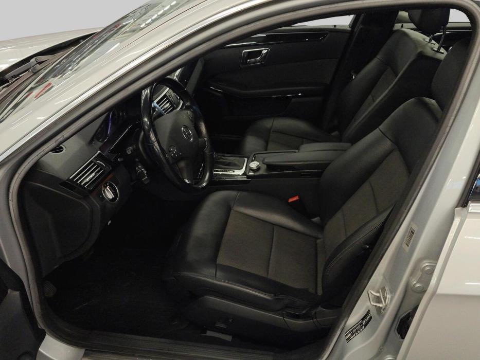 MERCEDES-BENZ E 2010