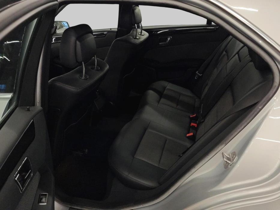 MERCEDES-BENZ E 2010
