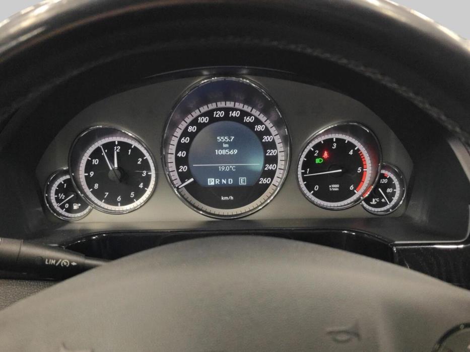 MERCEDES-BENZ E 2010