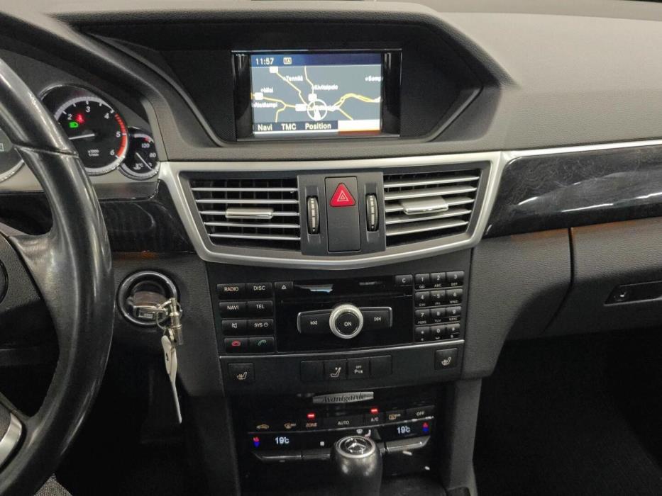MERCEDES-BENZ E 2010