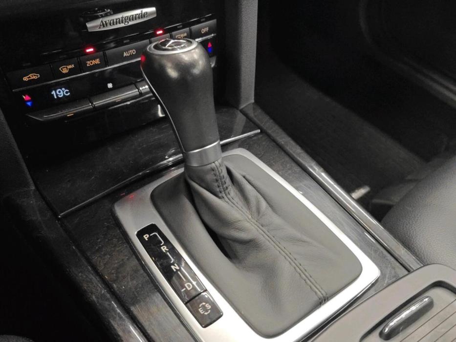 MERCEDES-BENZ E 2010