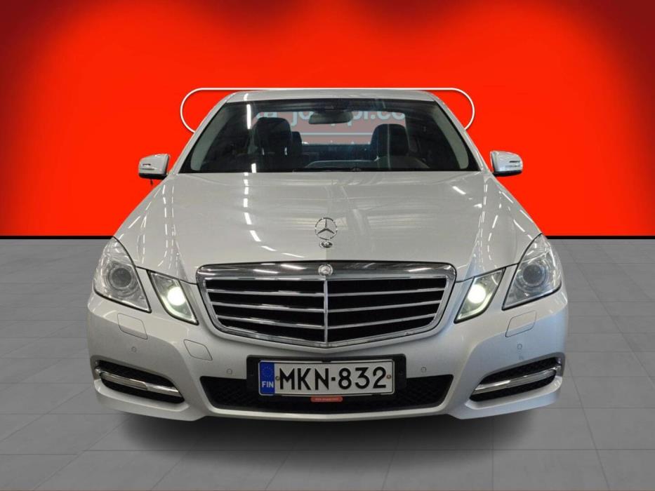 MERCEDES-BENZ E 2010