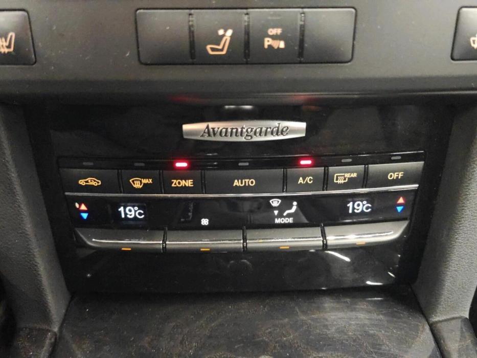 MERCEDES-BENZ E 2010