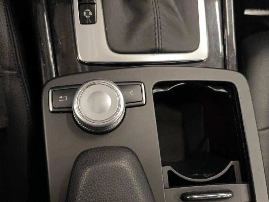 MERCEDES-BENZ E 2010