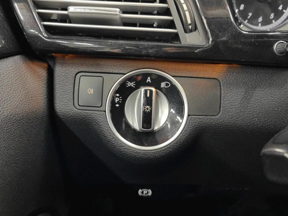 MERCEDES-BENZ E 2010