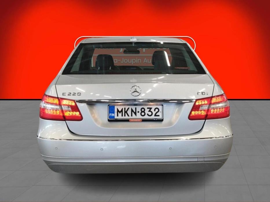 MERCEDES-BENZ E 2010