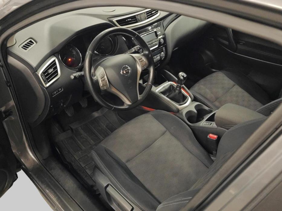 NISSAN Qashqai 2015
