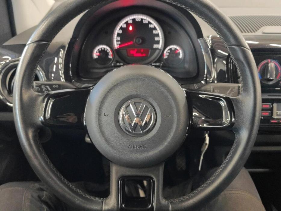 VOLKSWAGEN up! 2016
