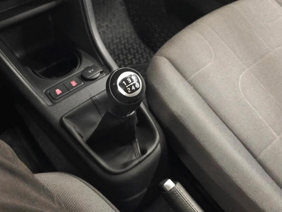 VOLKSWAGEN up! 2016