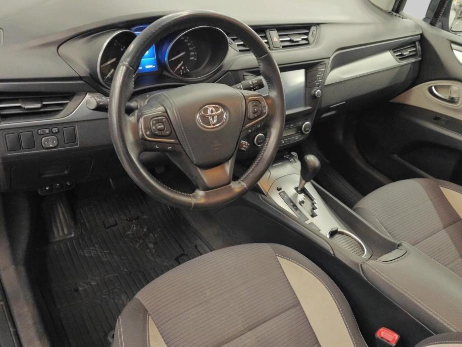 TOYOTA Avensis 2017