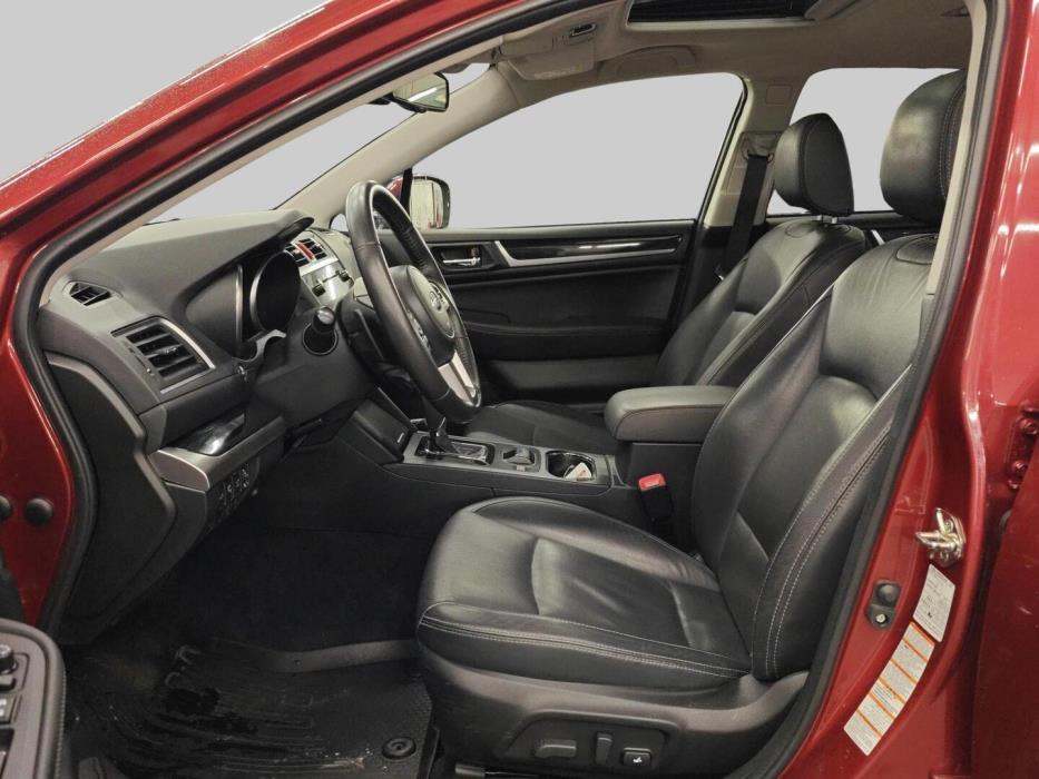 SUBARU Outback 2016