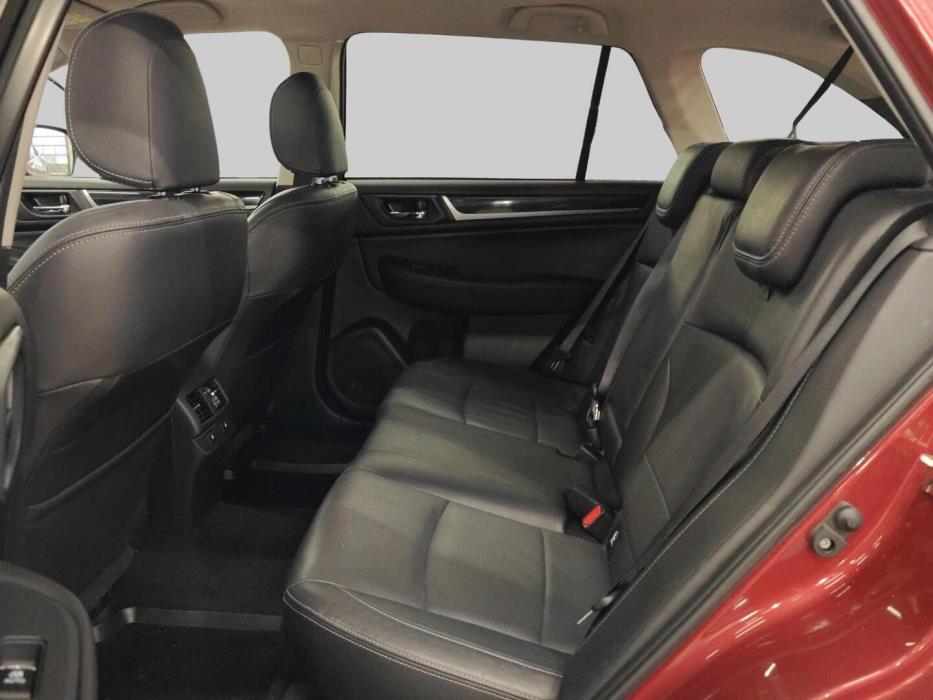 SUBARU Outback 2016