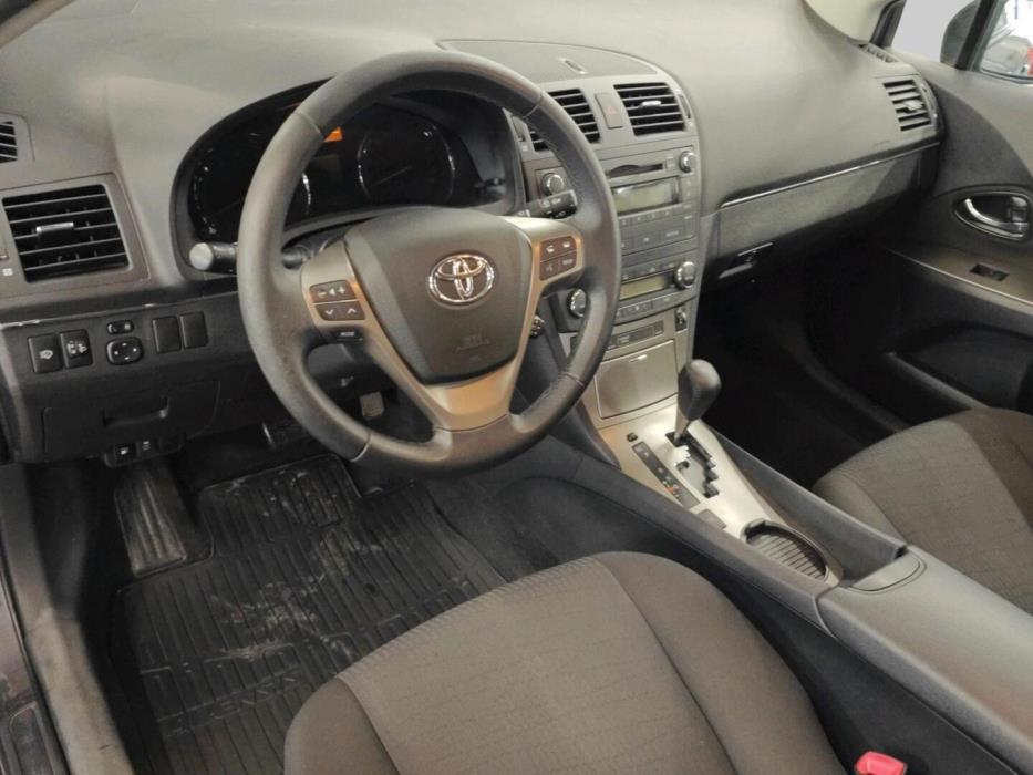 TOYOTA Avensis 2010