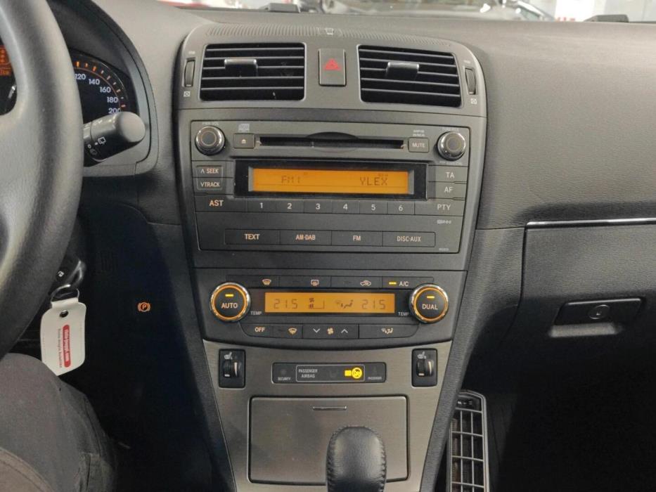 TOYOTA Avensis 2010