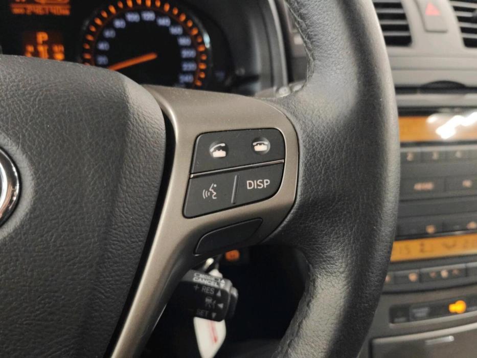 TOYOTA Avensis 2010