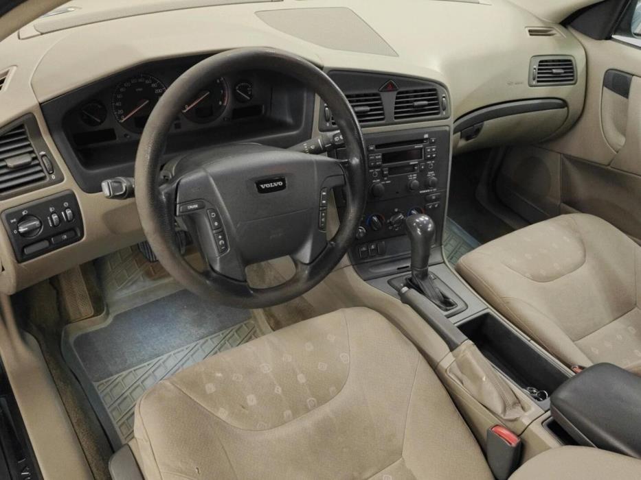 VOLVO V70 2001