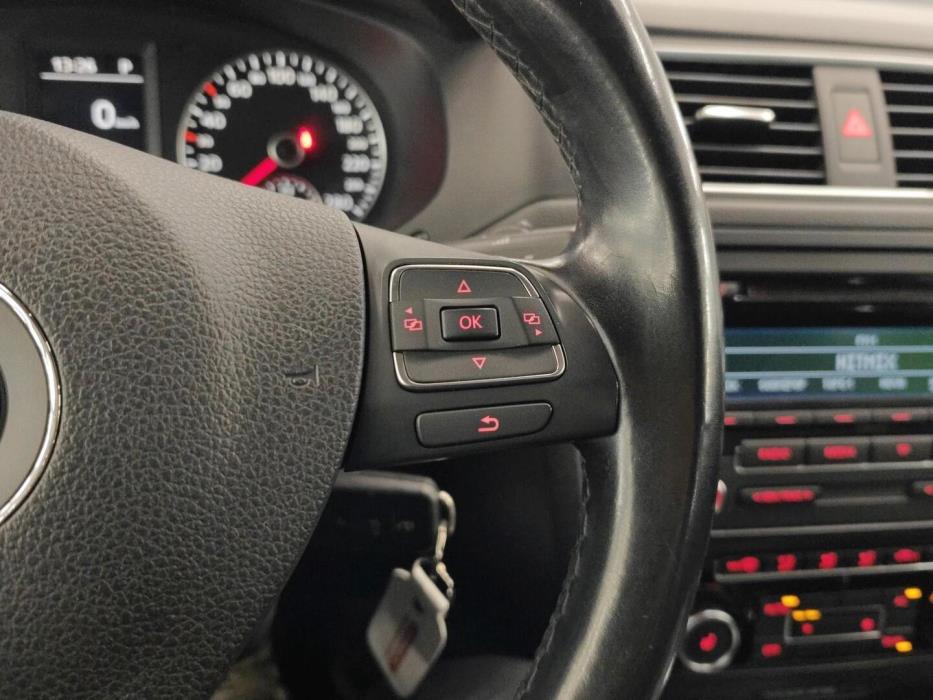 VOLKSWAGEN Jetta 2011