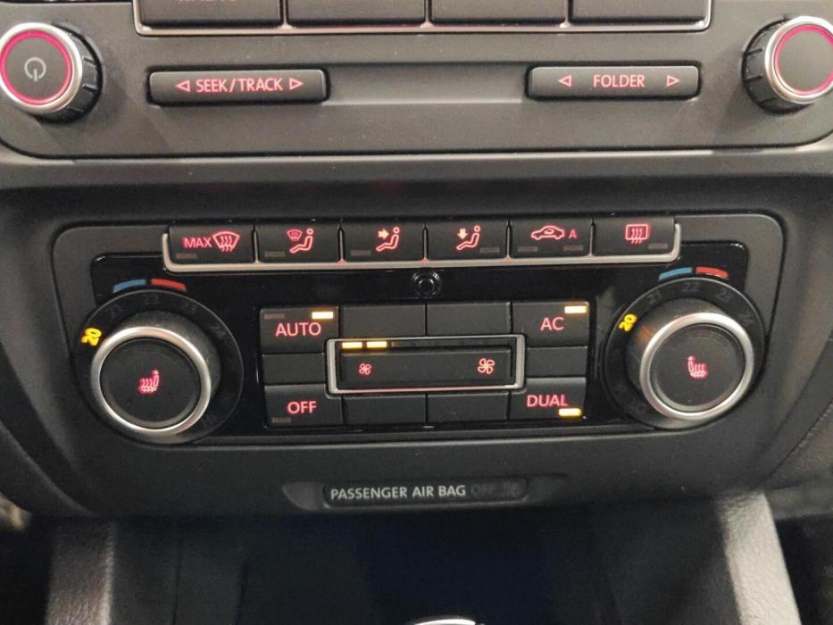 VOLKSWAGEN Jetta 2011