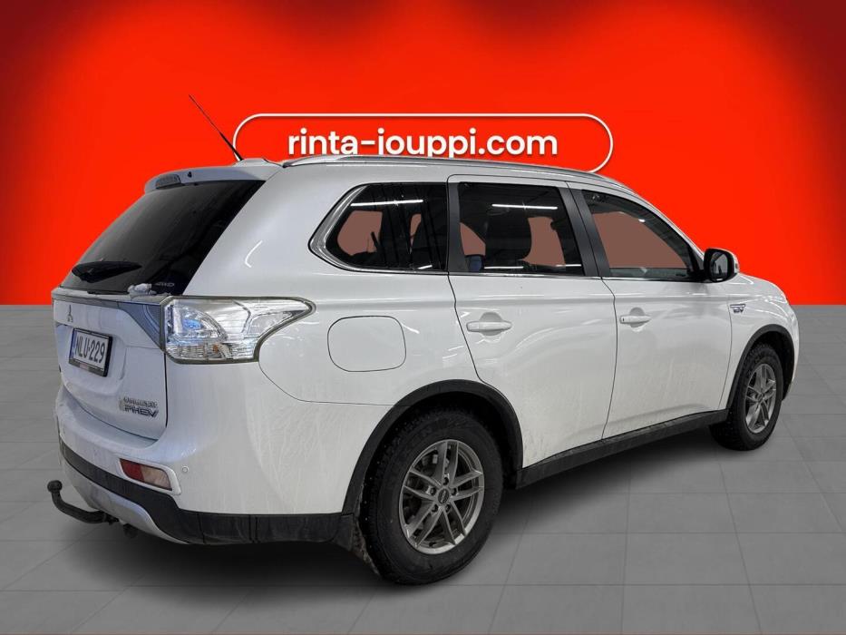 MITSUBISHI Outlander PHEV 2015