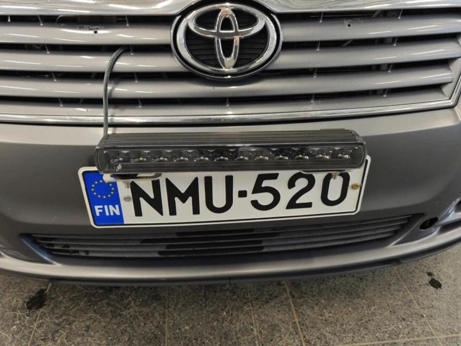TOYOTA Avensis 2004