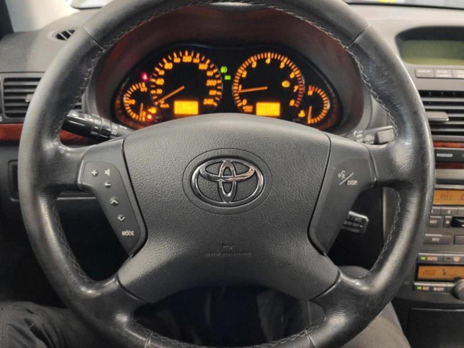 TOYOTA Avensis 2004