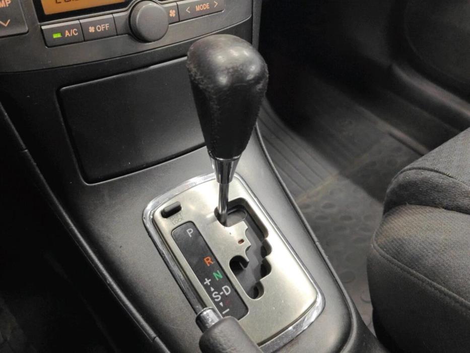 TOYOTA Avensis 2004