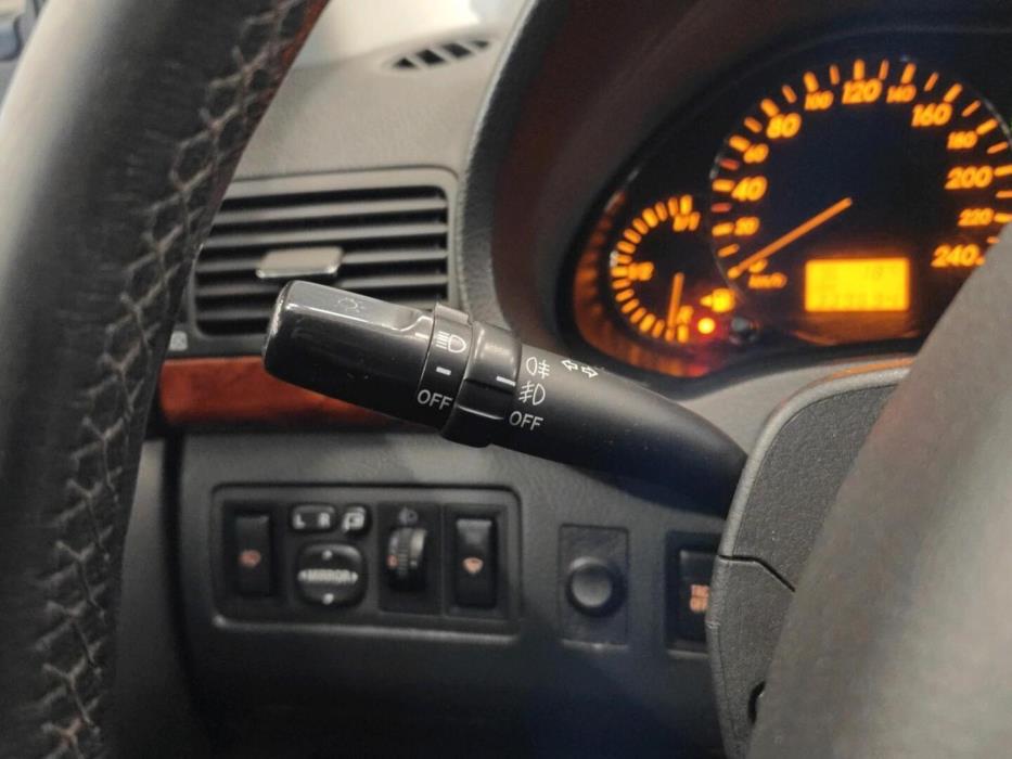 TOYOTA Avensis 2004