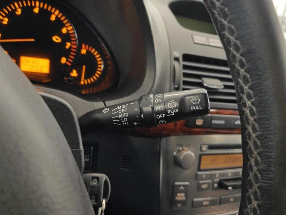 TOYOTA Avensis 2004