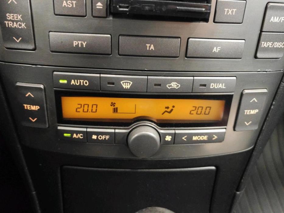 TOYOTA Avensis 2004