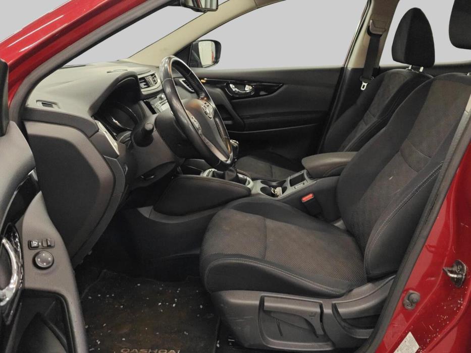 NISSAN QASHQAI 2015