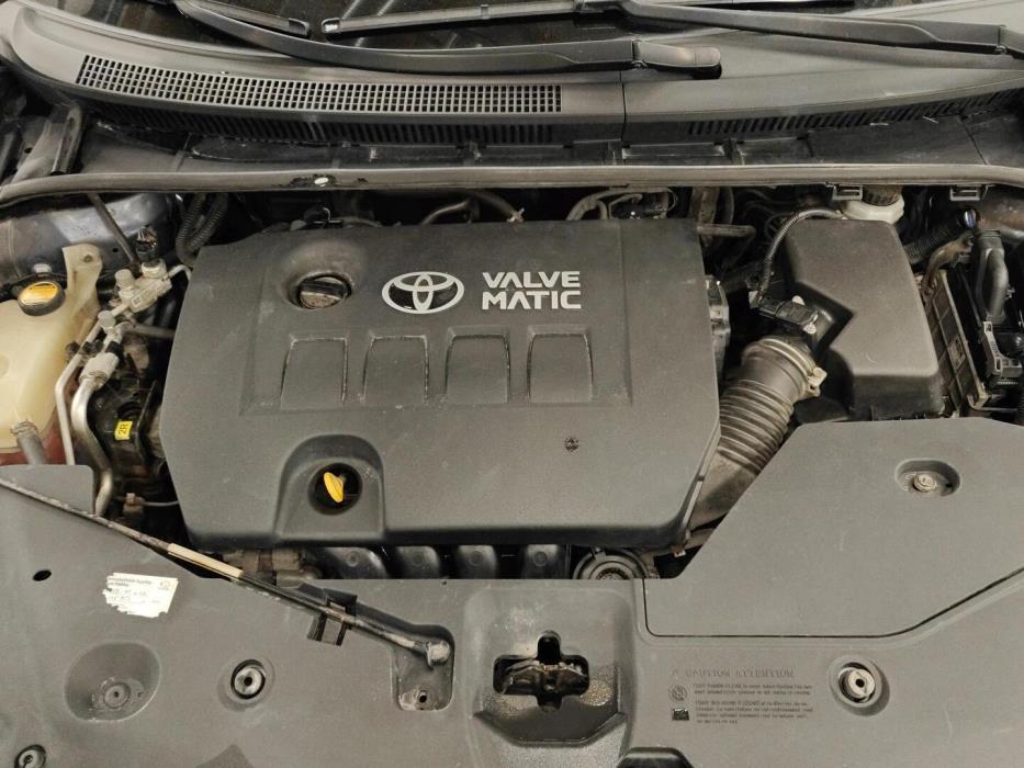 TOYOTA Avensis 2010