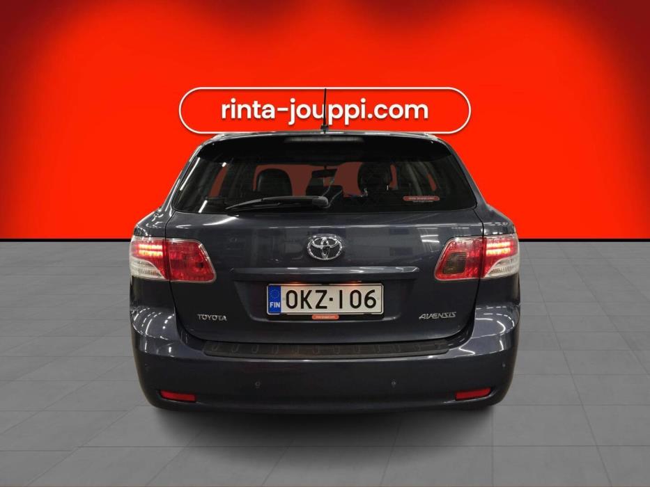 TOYOTA Avensis 2010
