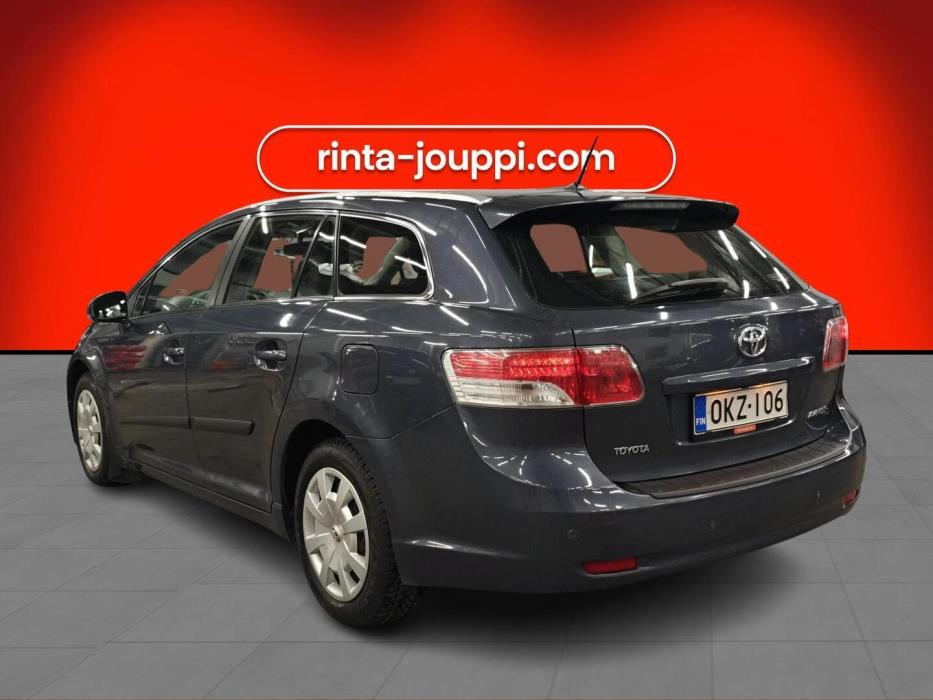TOYOTA Avensis 2010