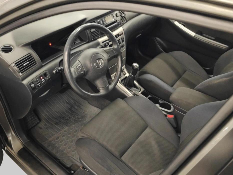 TOYOTA Corolla 2005
