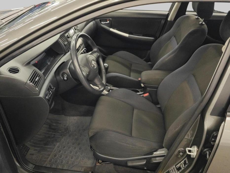 TOYOTA Corolla 2005