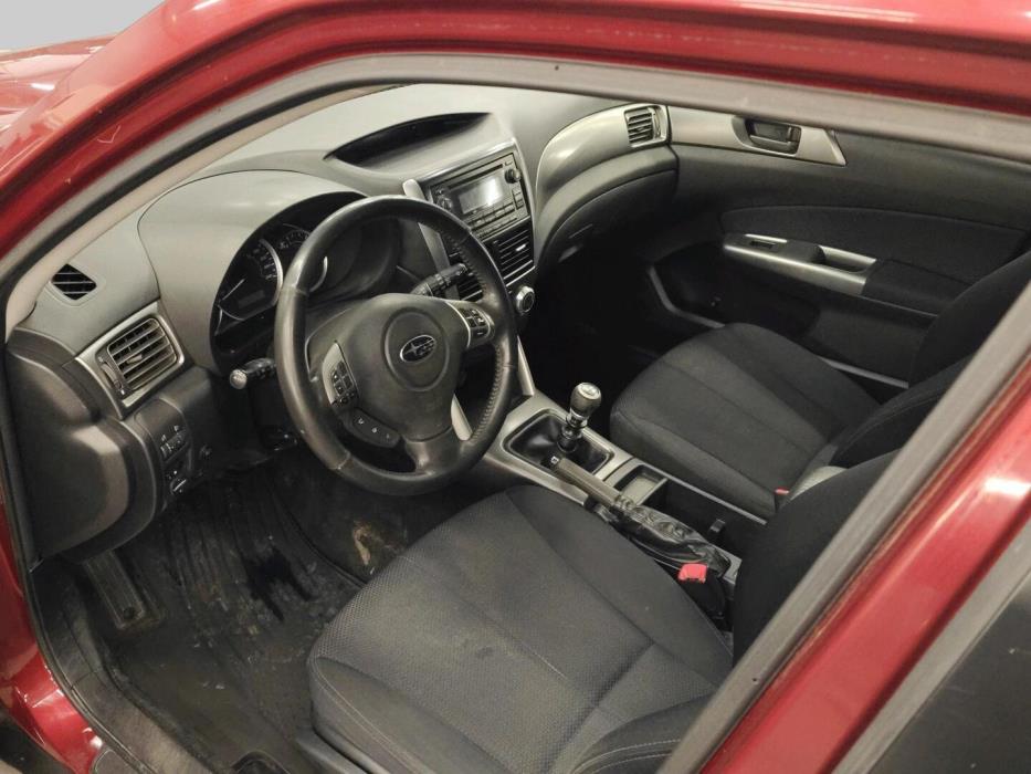 SUBARU Forester 2012