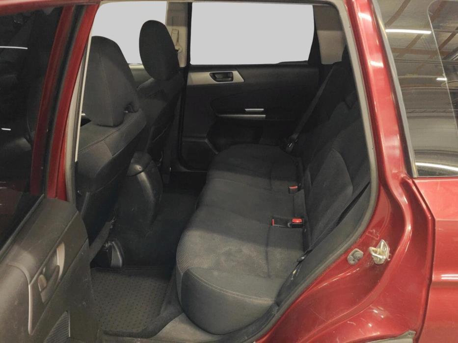 SUBARU Forester 2012