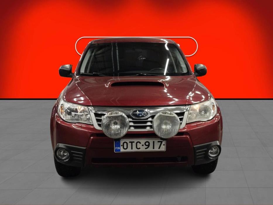 SUBARU Forester 2012