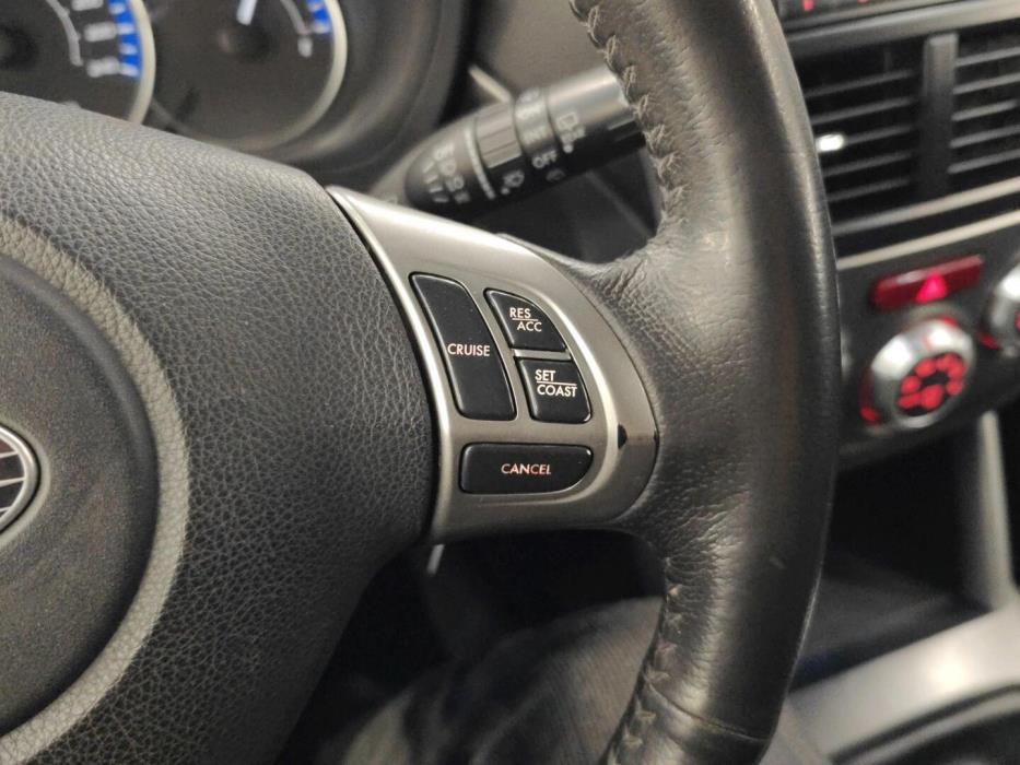 SUBARU Forester 2012