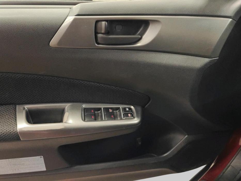 SUBARU Forester 2012