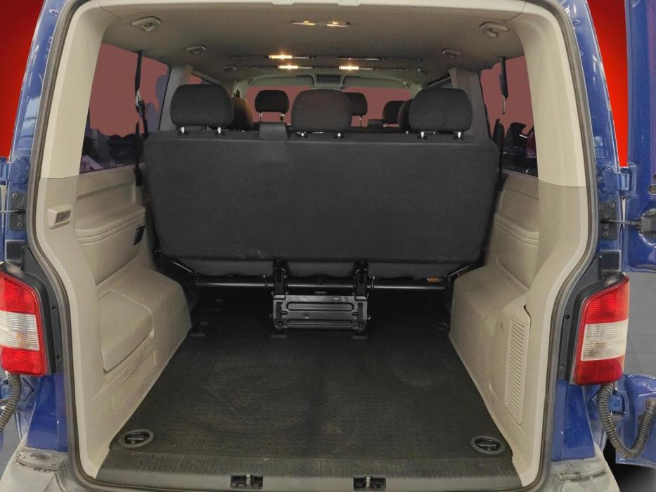 VOLKSWAGEN Caravelle 2012
