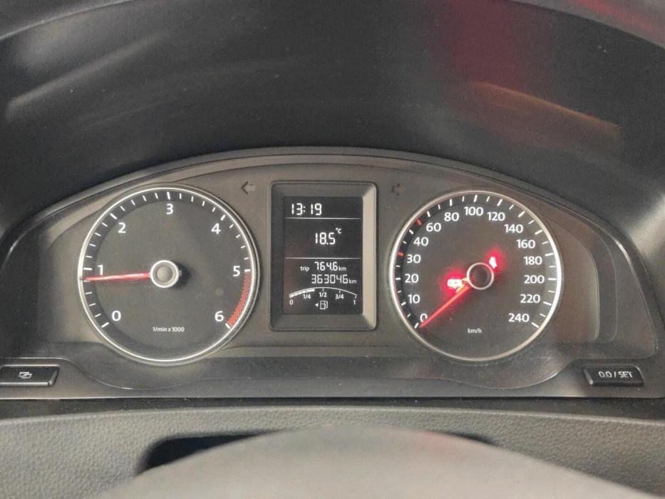 VOLKSWAGEN Caravelle 2012