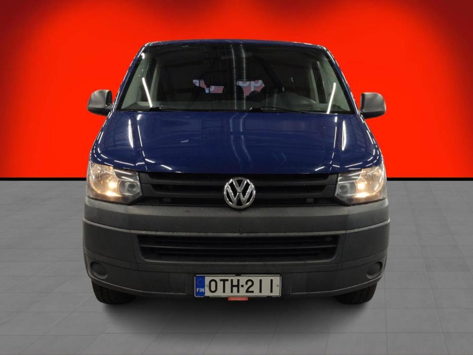 VOLKSWAGEN Caravelle 2012