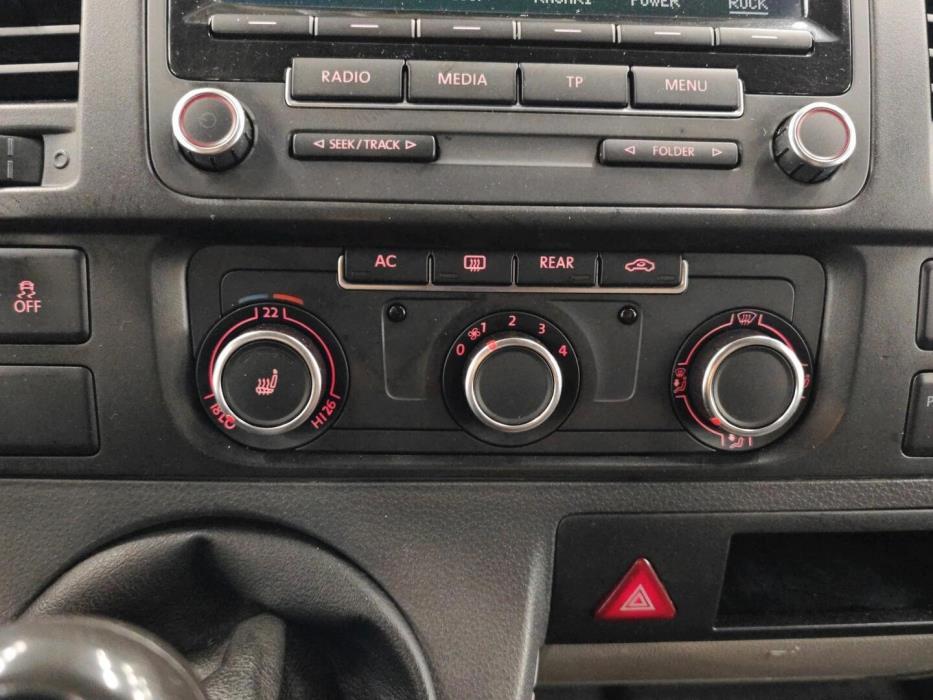 VOLKSWAGEN Caravelle 2012
