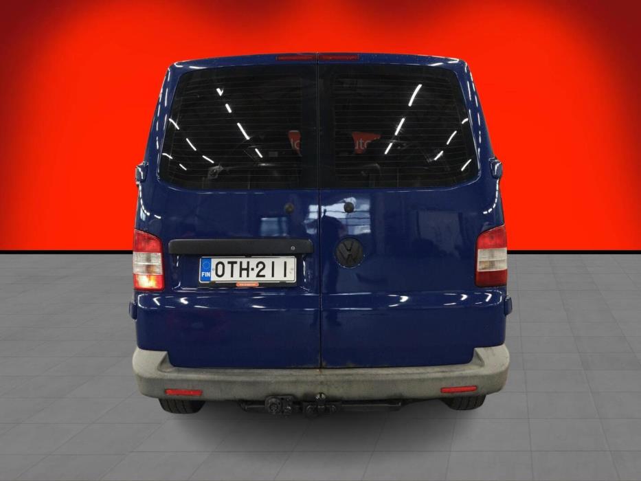 VOLKSWAGEN Caravelle 2012